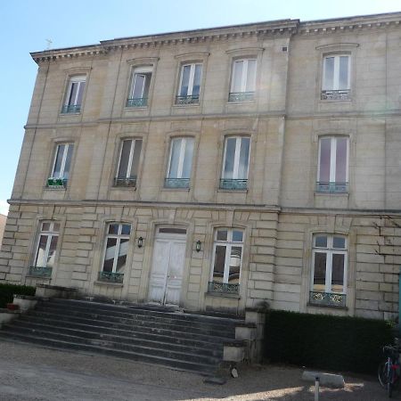 Studio Dans Charmante Batisse De Maitre Compiegnoise Compiègne Extérieur photo