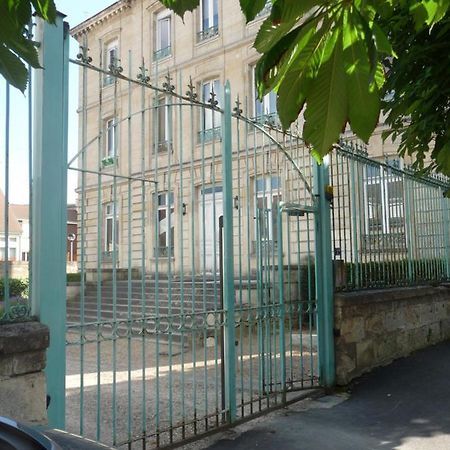 Studio Dans Charmante Batisse De Maitre Compiegnoise Compiègne Extérieur photo