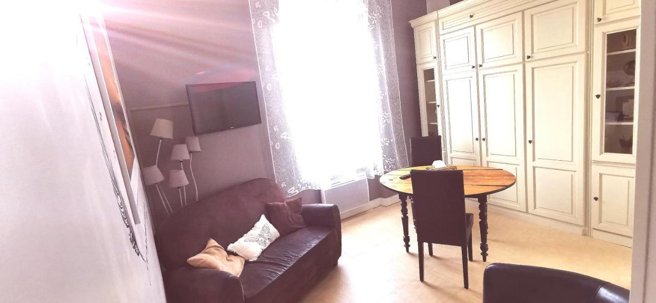 Studio Dans Charmante Batisse De Maitre Compiegnoise Compiègne Extérieur photo
